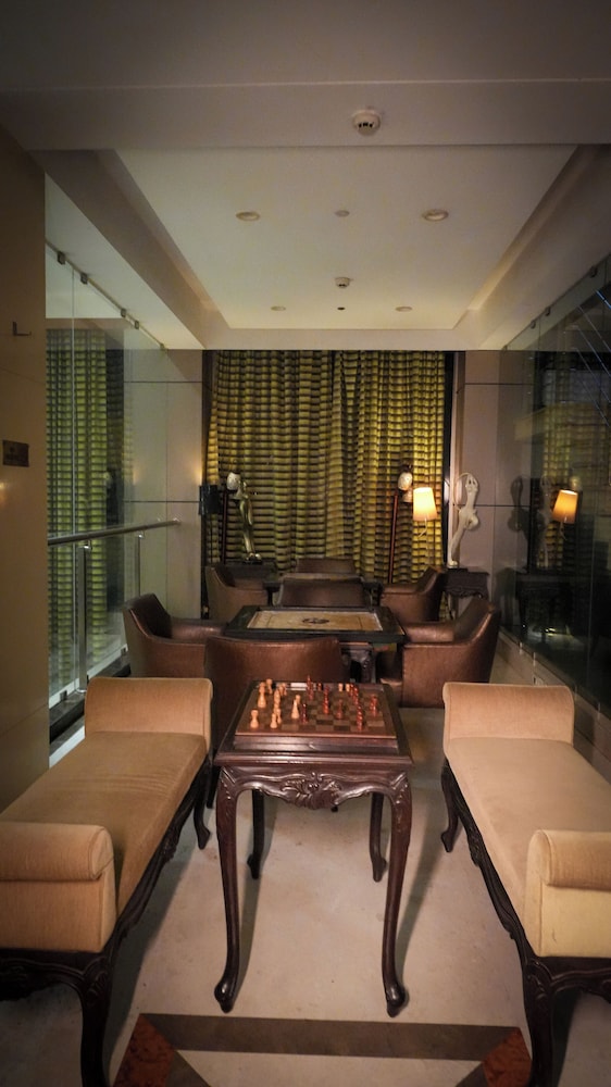 The Club Emerald Chembur 26/51