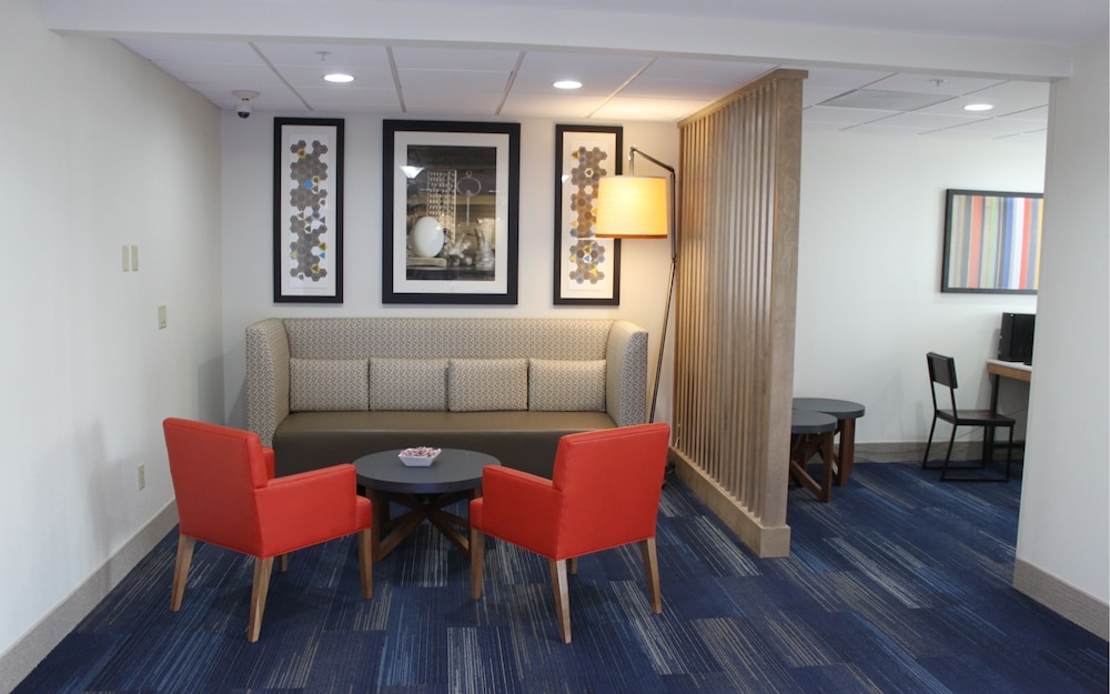 Holiday Inn Express Orlando South Davenport 40/70