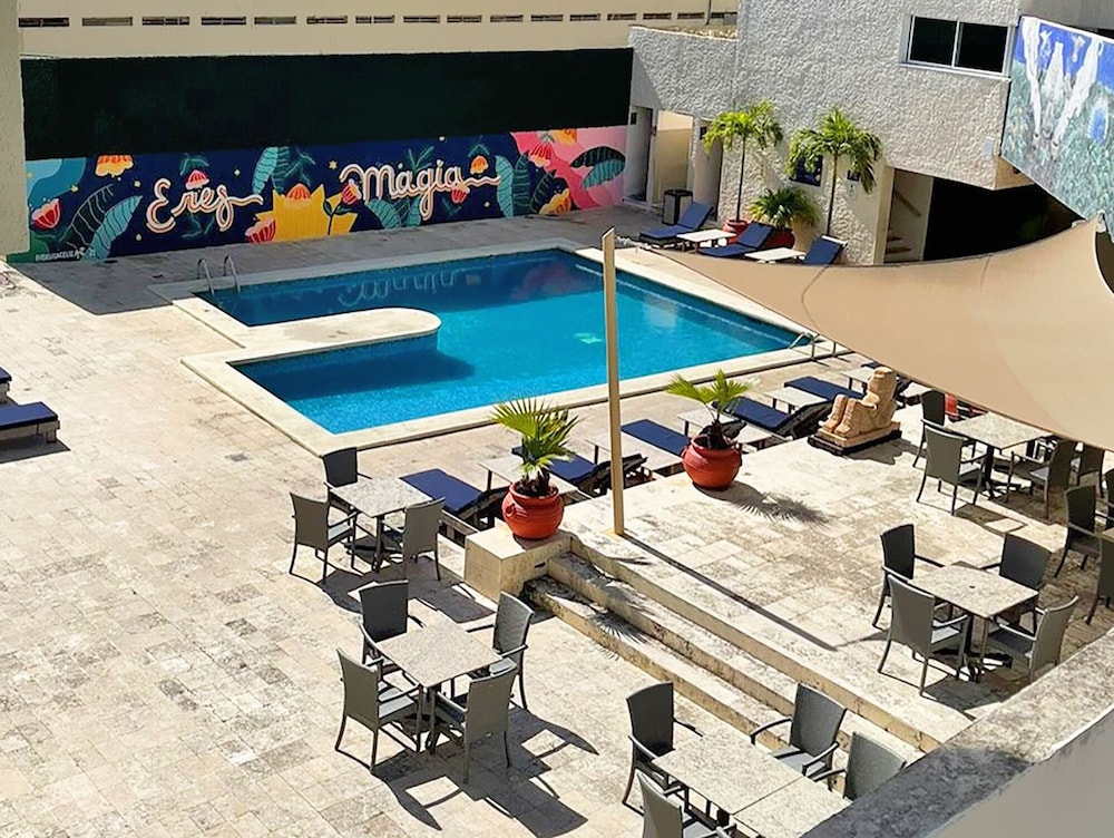 Los Aluxes Hotel 48/50