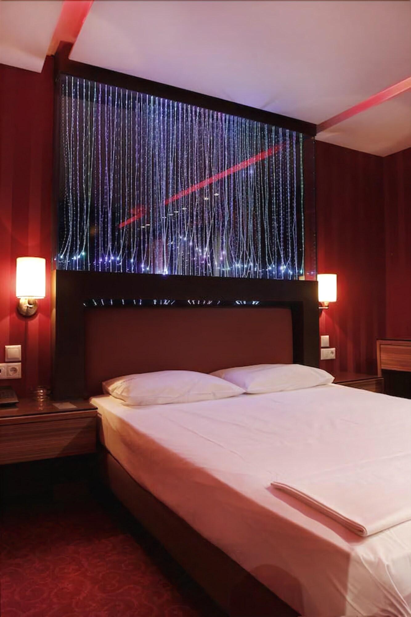 Lacoba Hotel 8/33