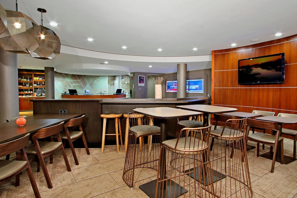 SpringHill Suites by Marriott Madera 33/41