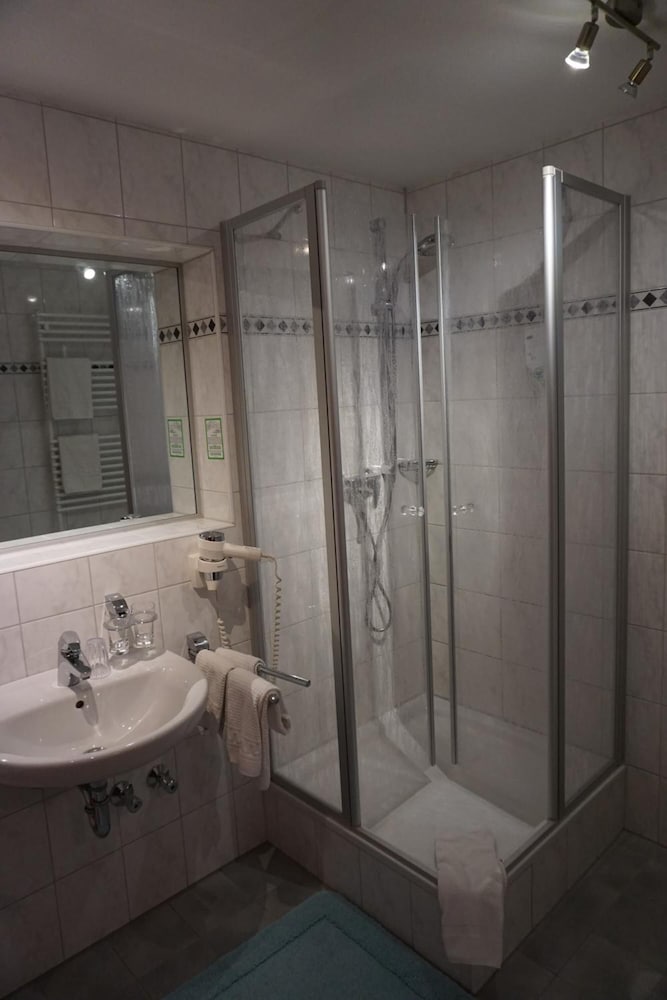 Hotel Weinhaus Grebel 48/49