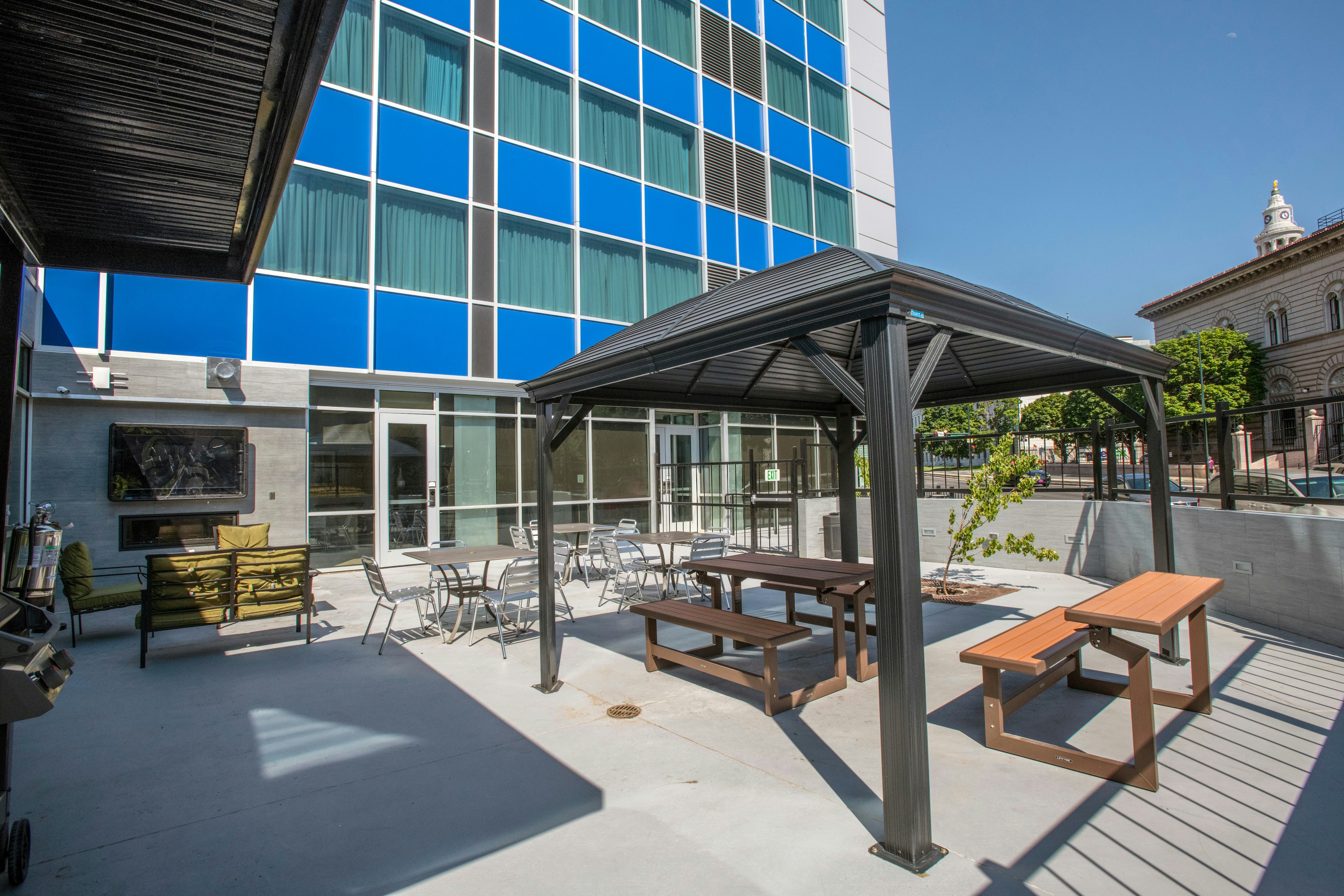 Staybridge Suites Denver Downtown 76/79