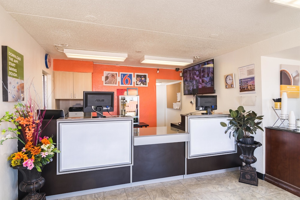 Motel6 Joliet, IL - I-80 5/58