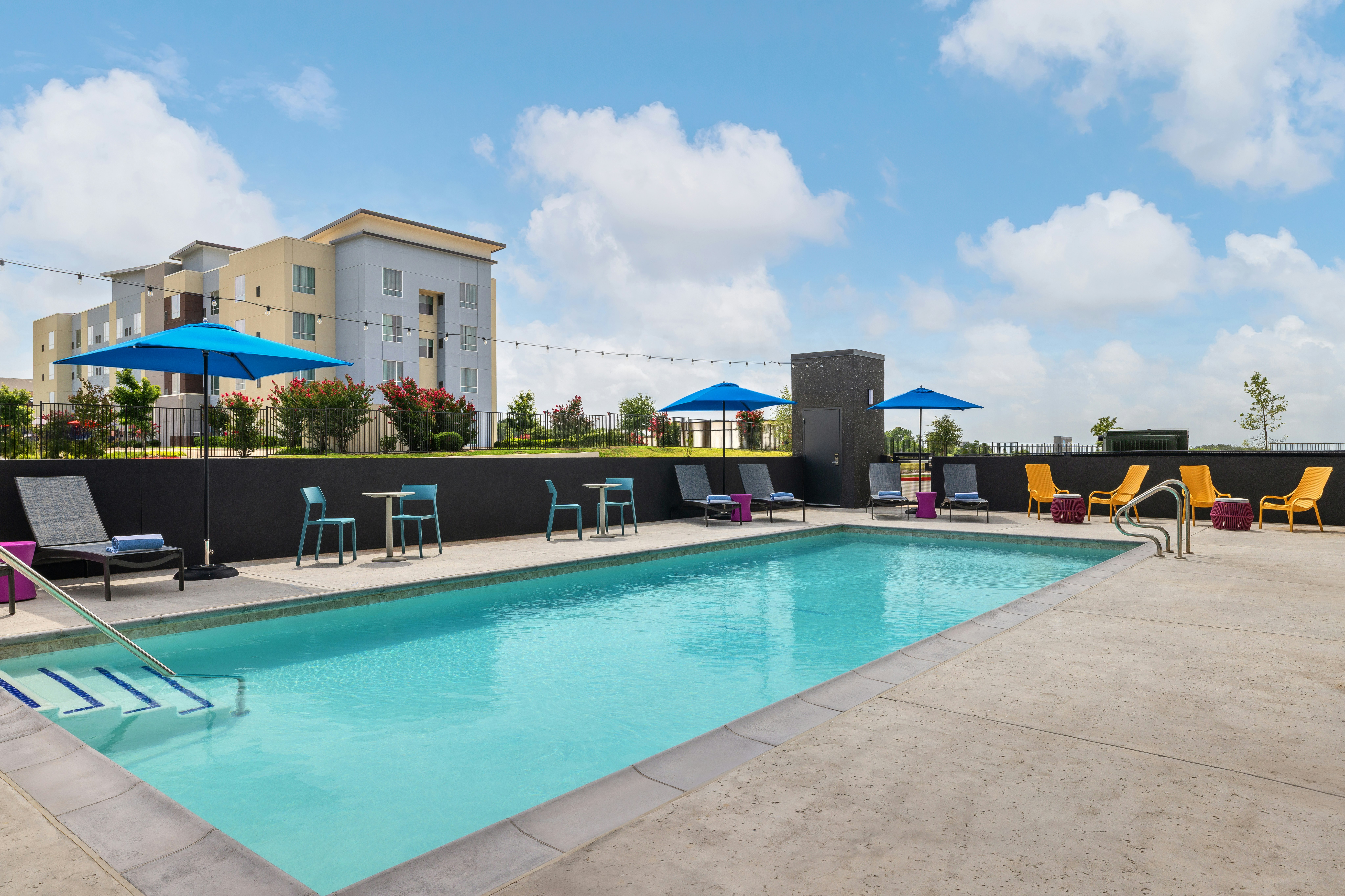 Tru by Hilton Fort Worth Lake Worth 43/43