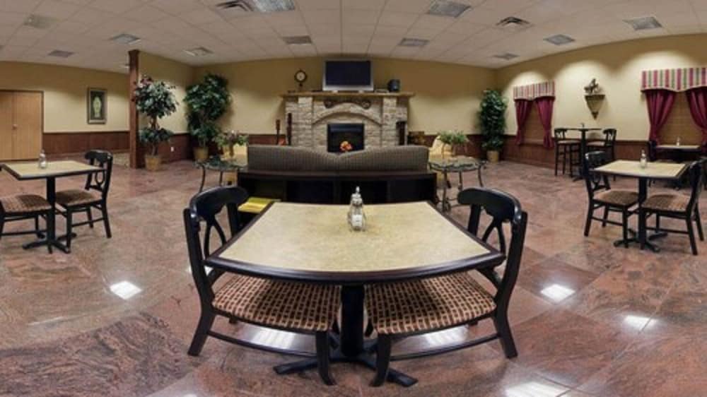 Holiday Inn Express Salado-Belton 37/45