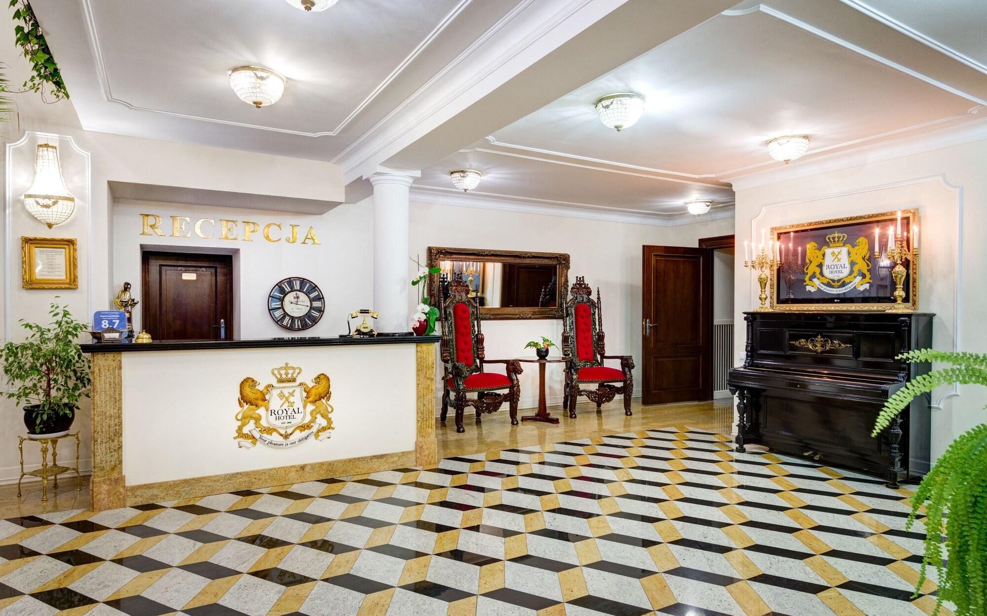 Royal Hotel 2/27