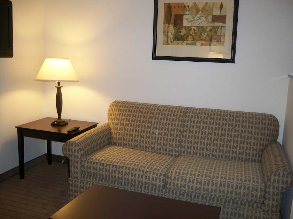 Holiday Inn Express Hotel And Suites Omaha I 80 35/53