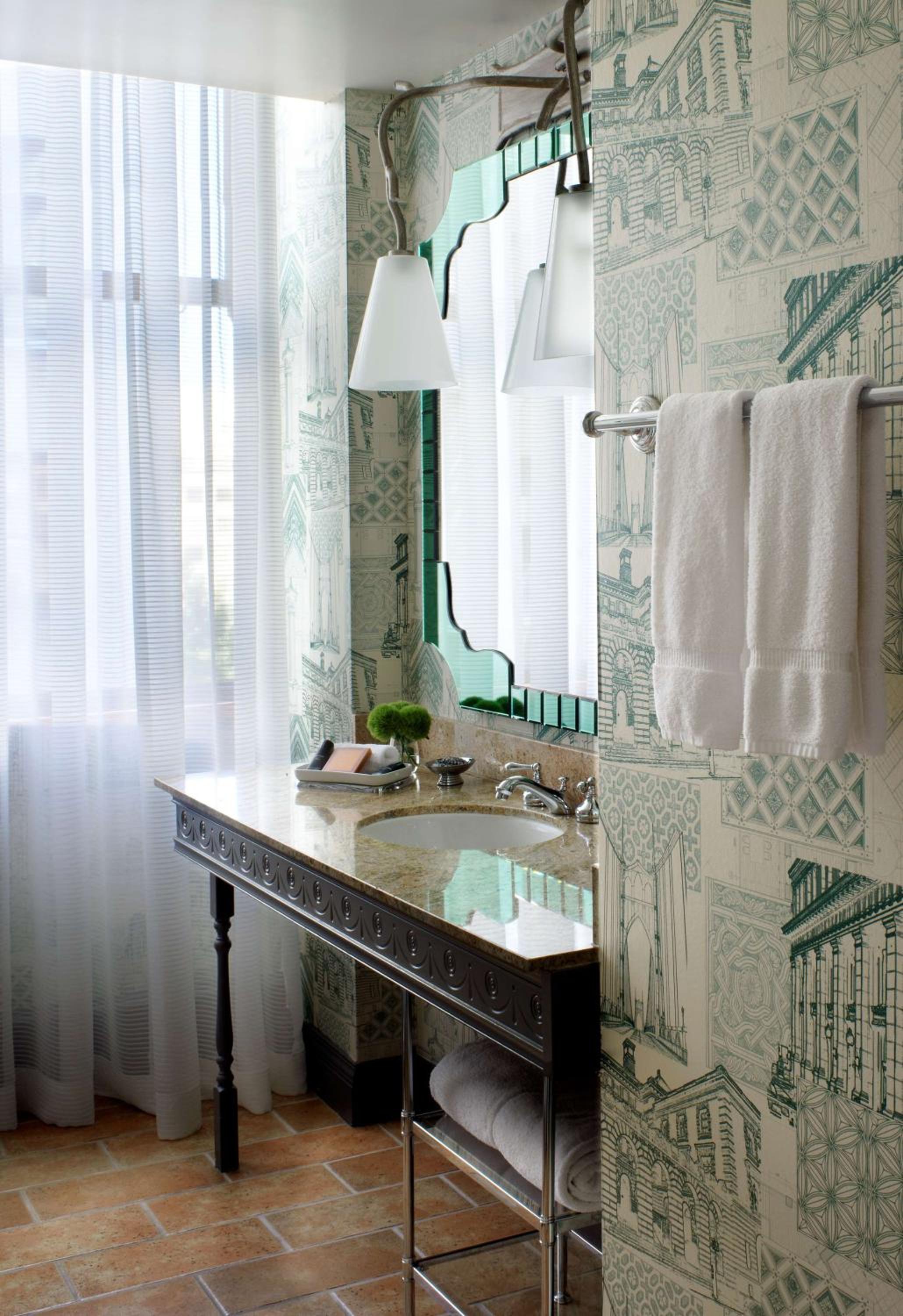 Suite, King Bed, Bath and Shower, Accessible، Royal Sonesta Portland Downtown 7/7