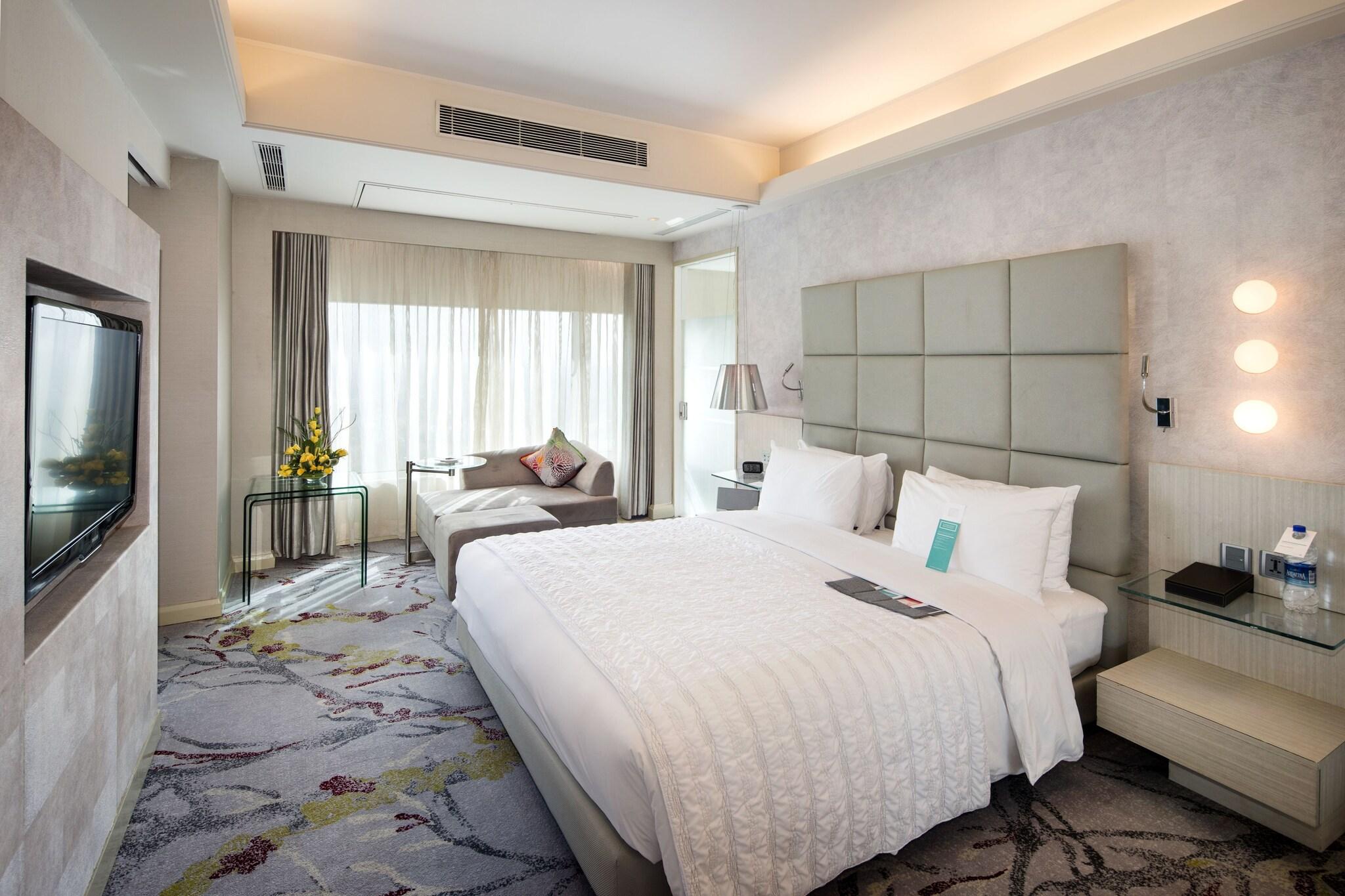 غرفة بريميير بسرير كينج، Le Meridien Gurgaon 3/10