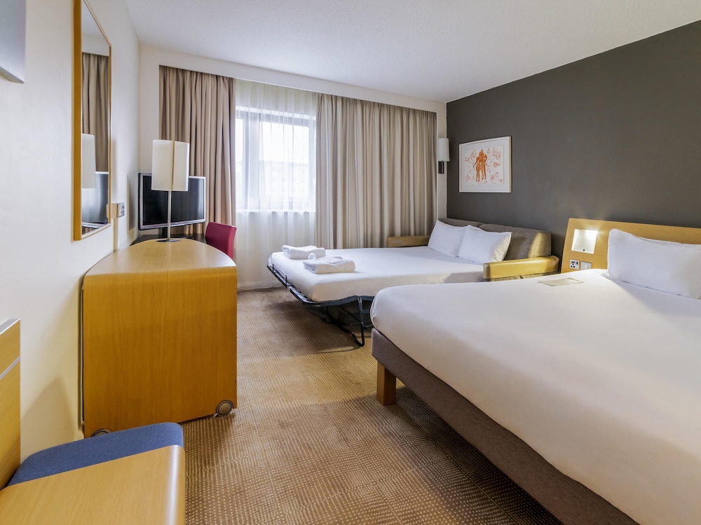 غرفة قياسية بسرير كوين مع أريكة، Novotel Southampton 2/10