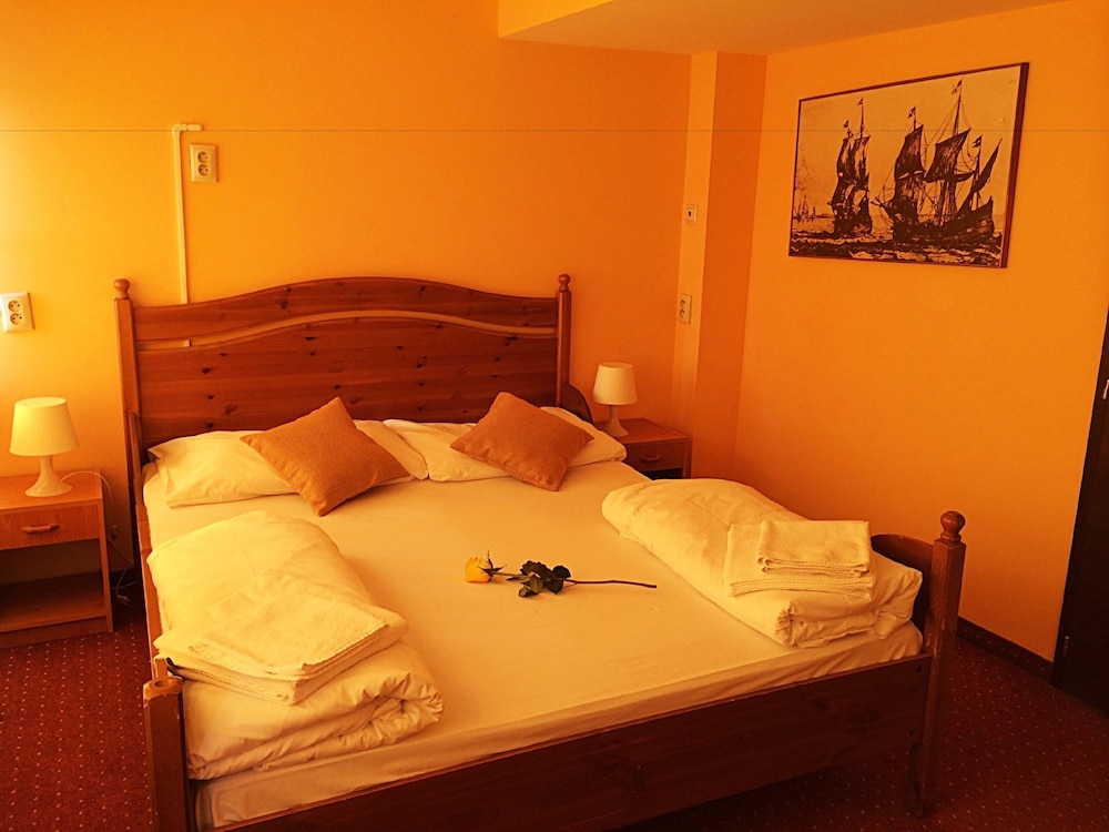 Botel Gracia 18/55
