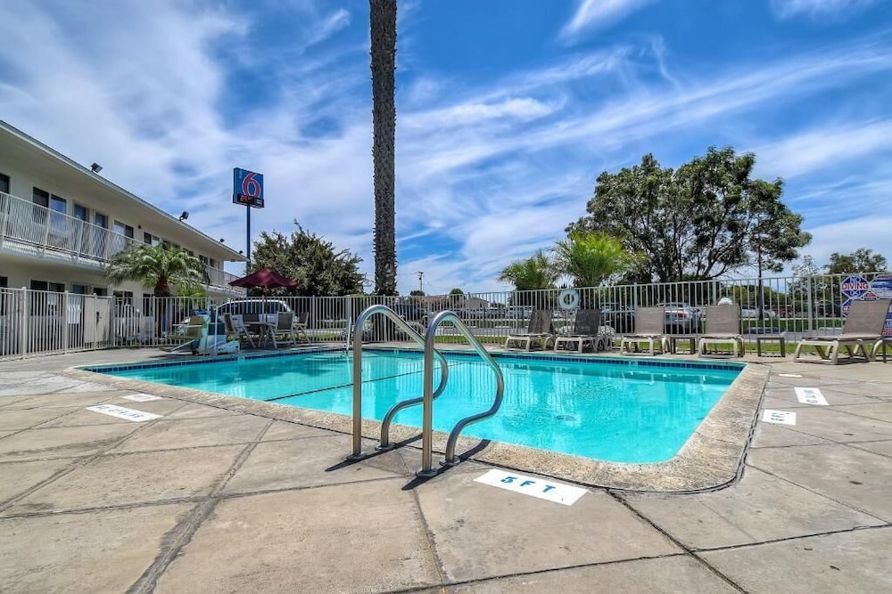 Motel6 Westminster, CA - South - Long Beach Area 37/43