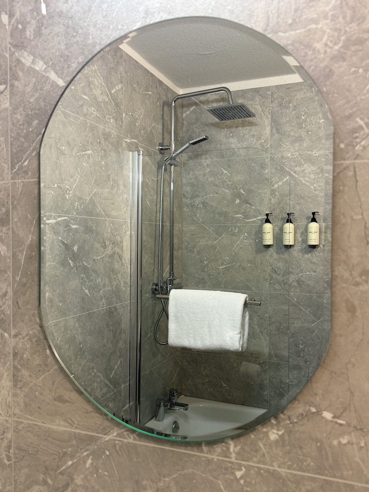 Club Quayside Room with One Double Bed, Copthorne Hotel Manchester Salford Quays 4/4