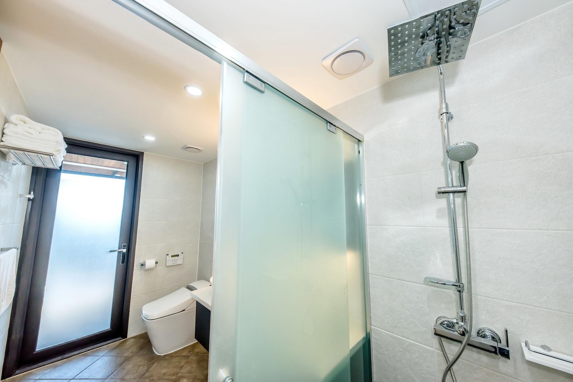 Arts Spa and Pool Villa 52/56