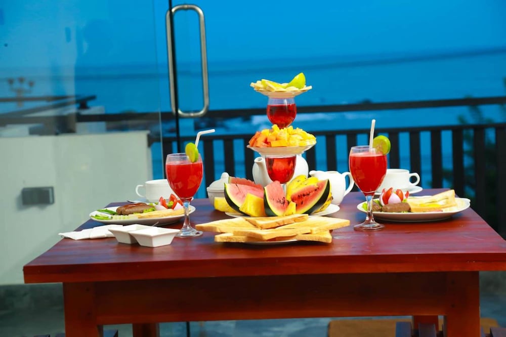 Queens Beach Hotel 29/50