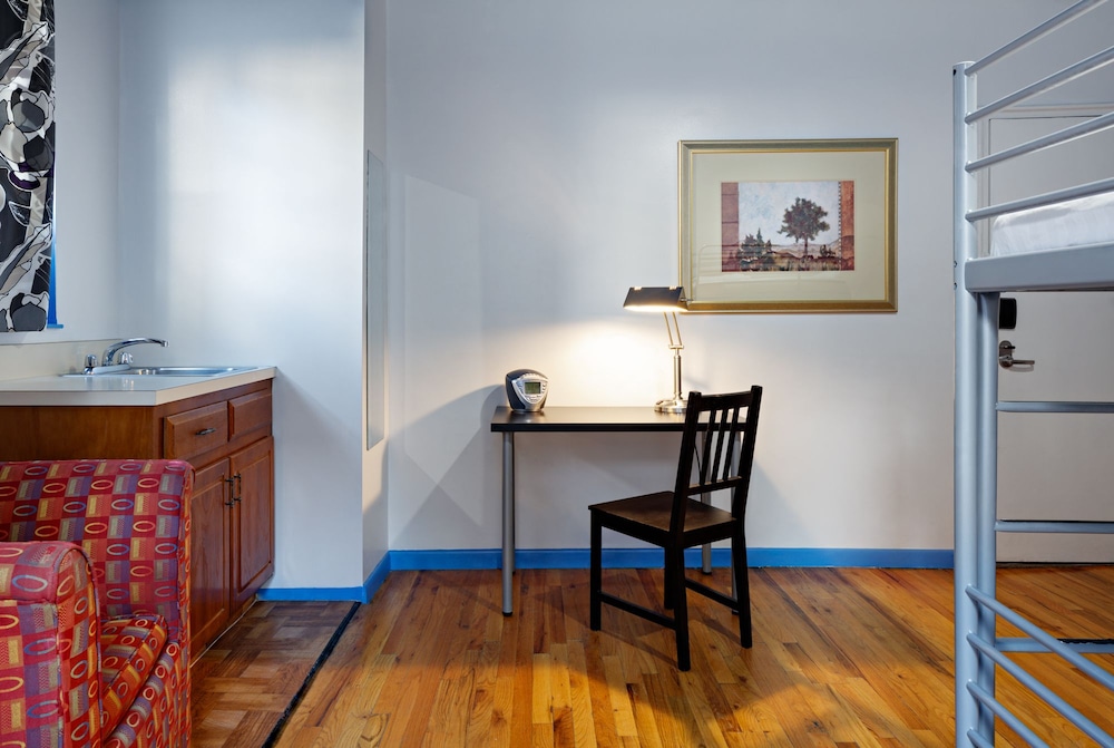 Central Park West Hostel 5/30