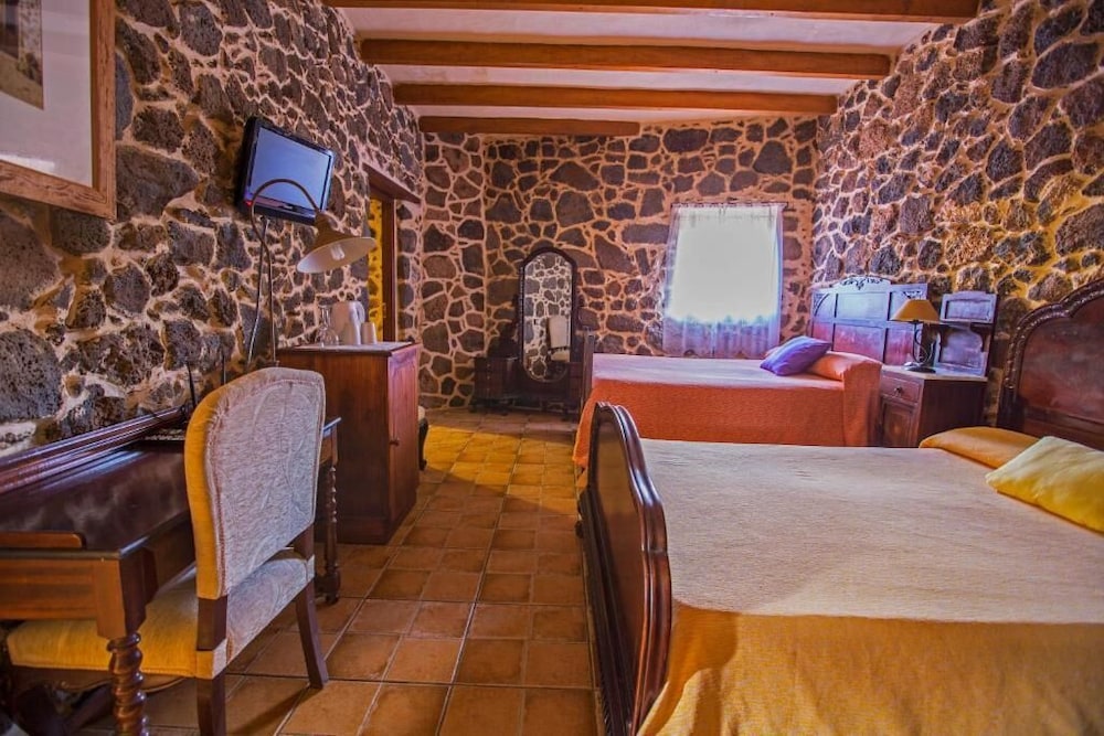 Hotel Rural Mahoh 52/64