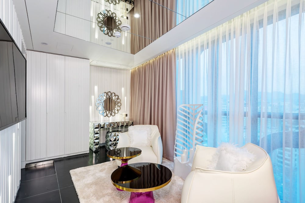 HOTEL THE DESIGNERS DDP 34/53