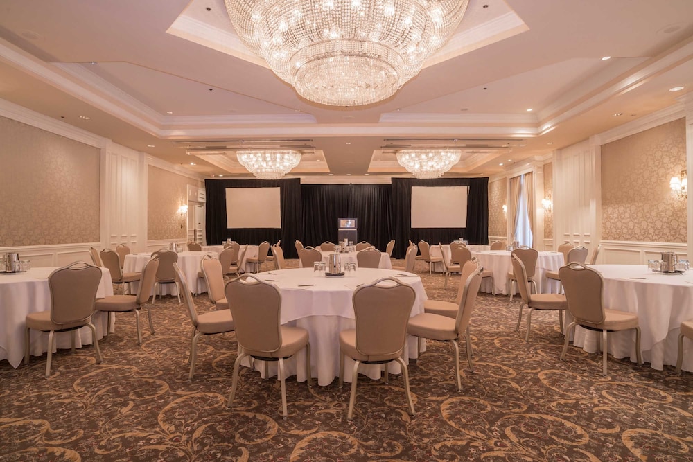 La Grande Residence at the Sutton Place Hotel 42/45