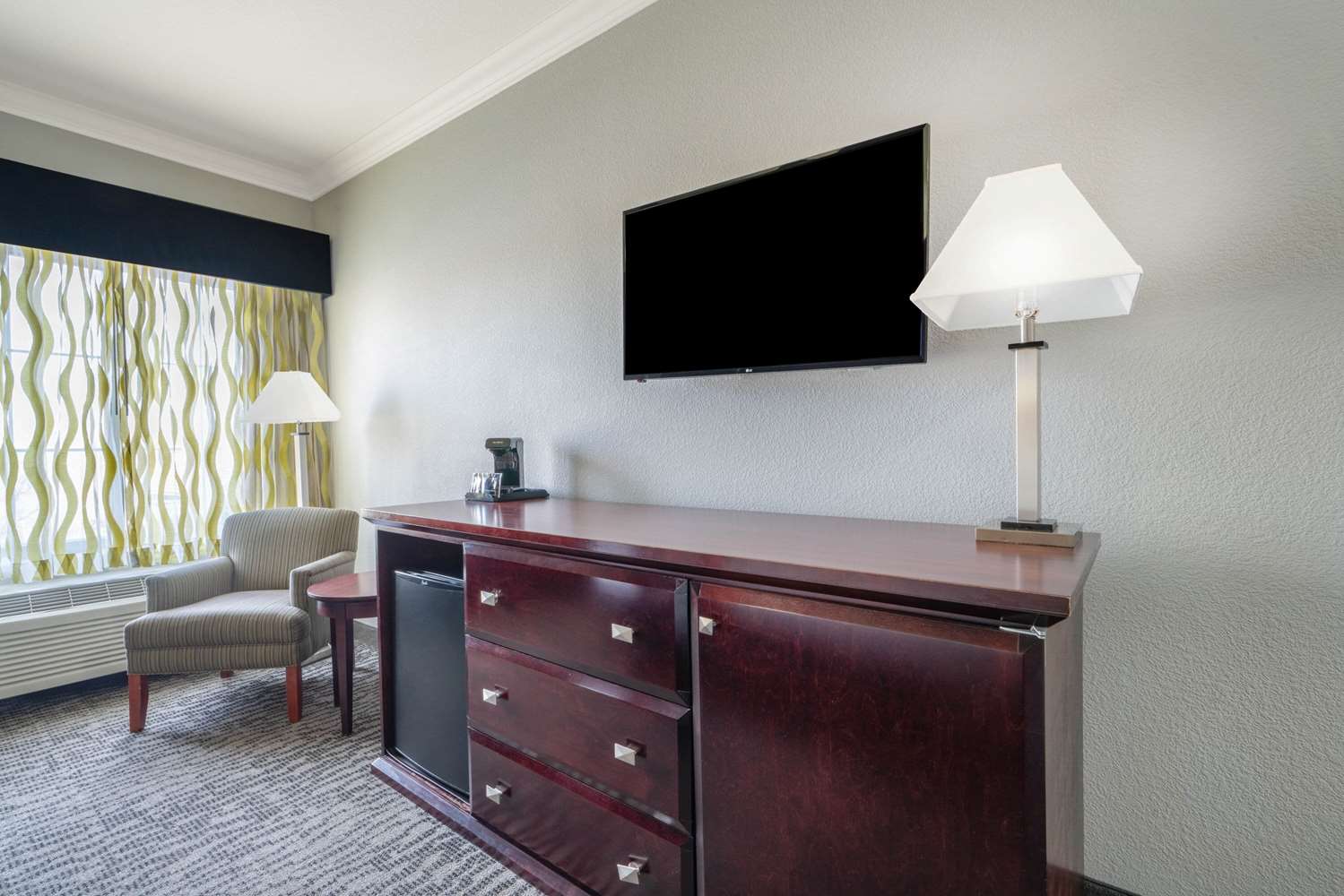 La Quinta Inn & Suites by Wyndham Loveland 2/45