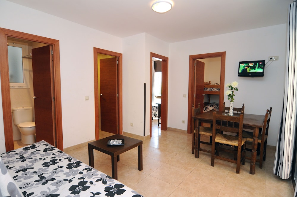AR CARIBE APTS. 36/64