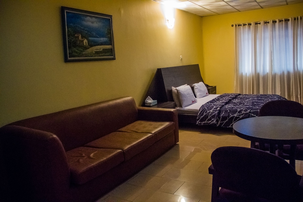 Lamia Inn 13/30