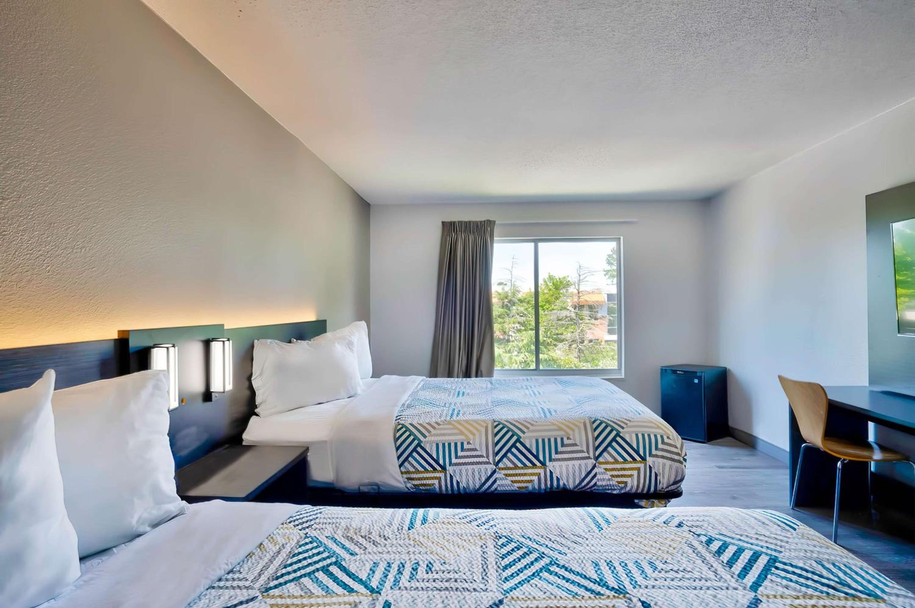 ROOM, QUADRUPLE, ACCESSIBLE