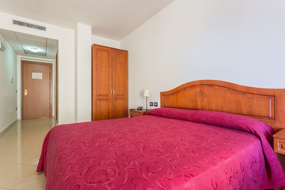 Hotel Plaza 16/50
