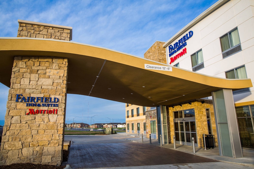 Fairfield Inn And Suites By Marriott Lincoln Southeast 6/64