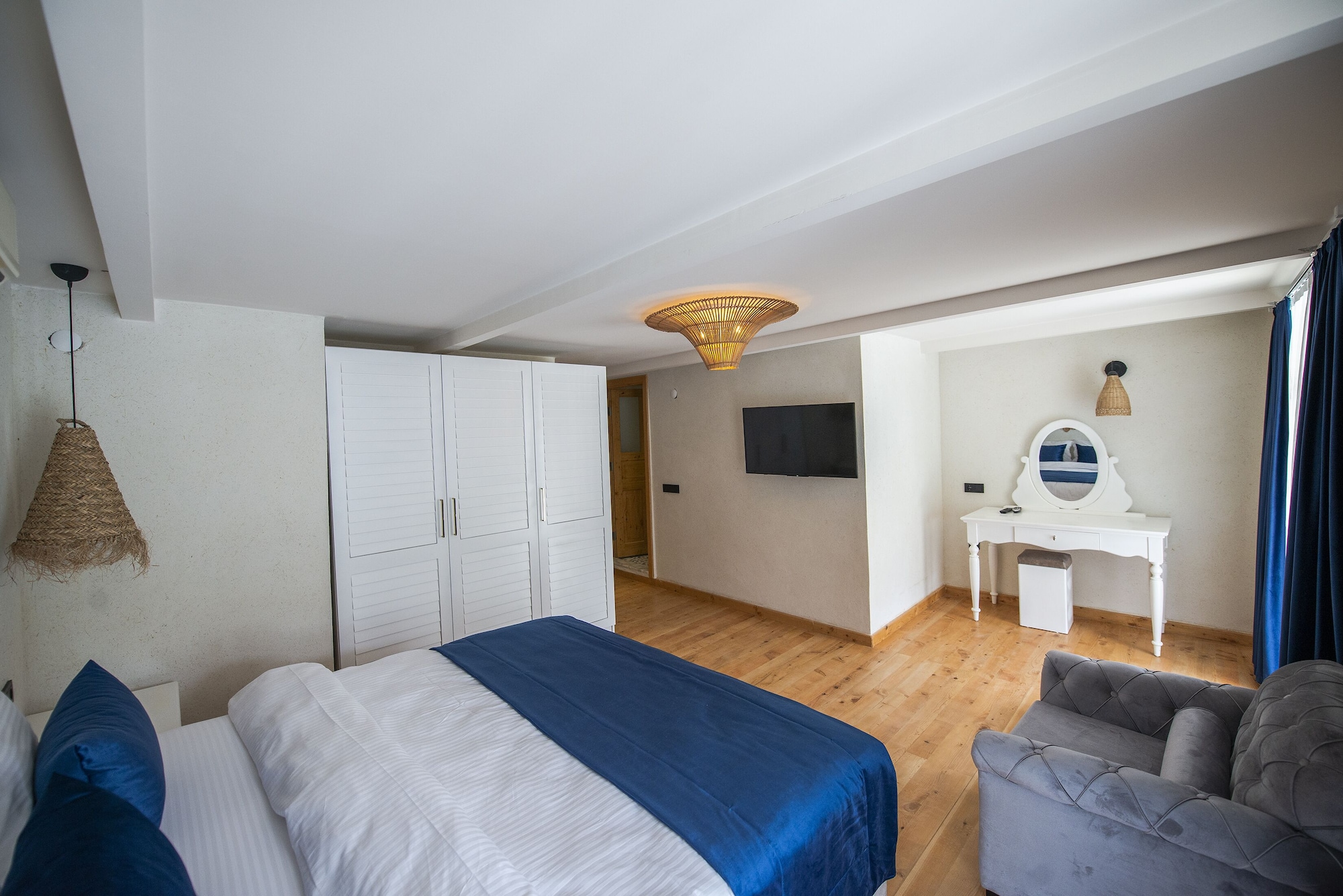 DUPLEX, LUXURY