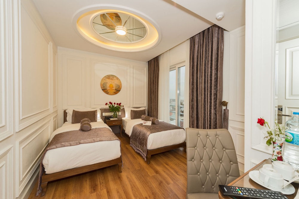 STANDARD, TWIN BEDS, SEA VIEW