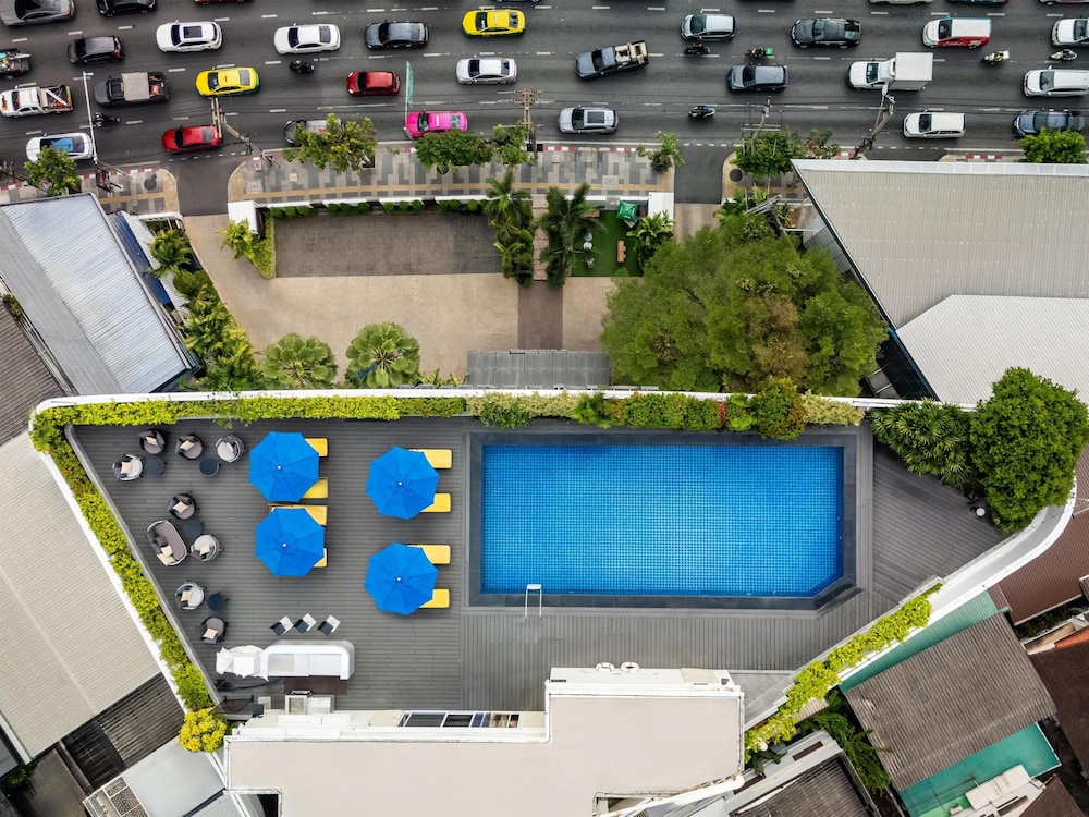 NH Bangkok Asoke 61/66