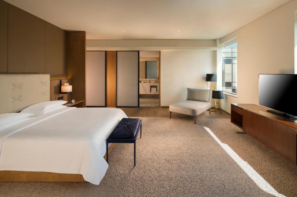 Signature, Suite, King Bed