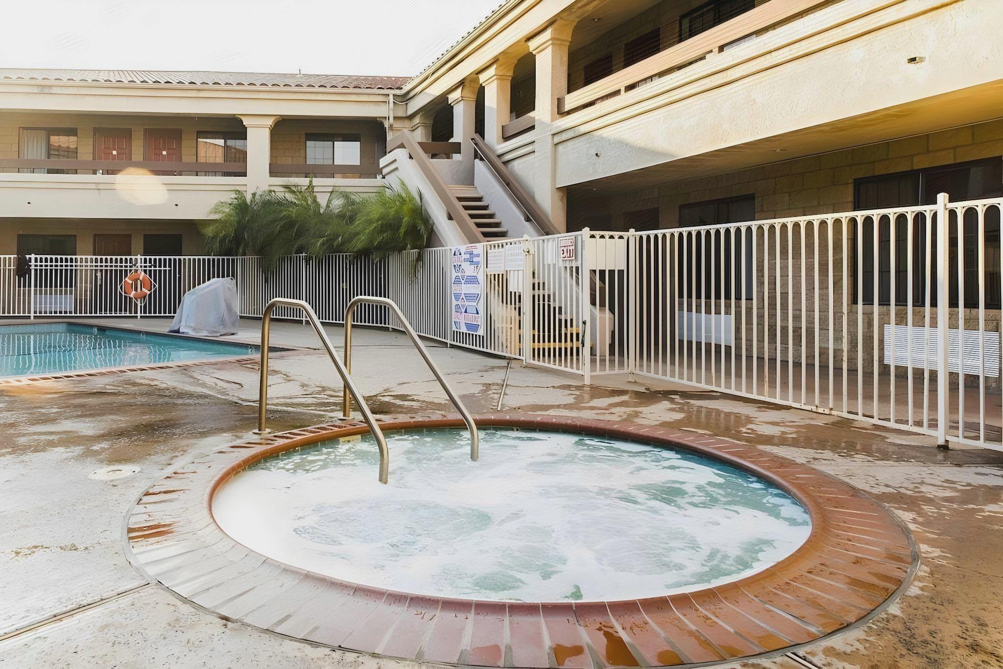 Premier Inns Thousand Oaks 16/32