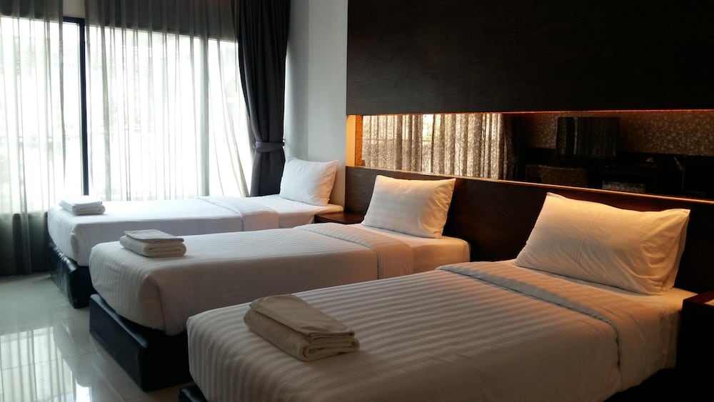 Collection O The Bangkok Airport Link Suite 27/56
