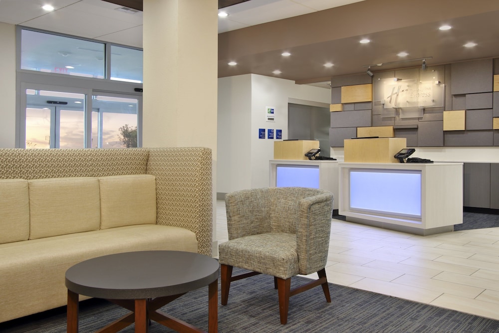 Holiday Inn Express And Suites Katy 5/54