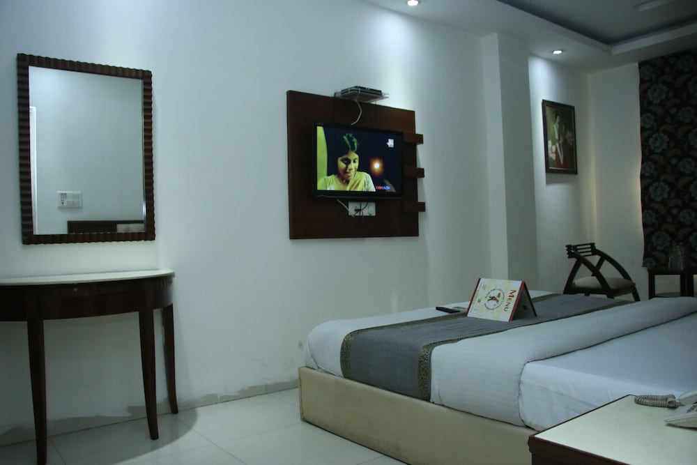 Hotel Grace At Karol Bagh 35/45