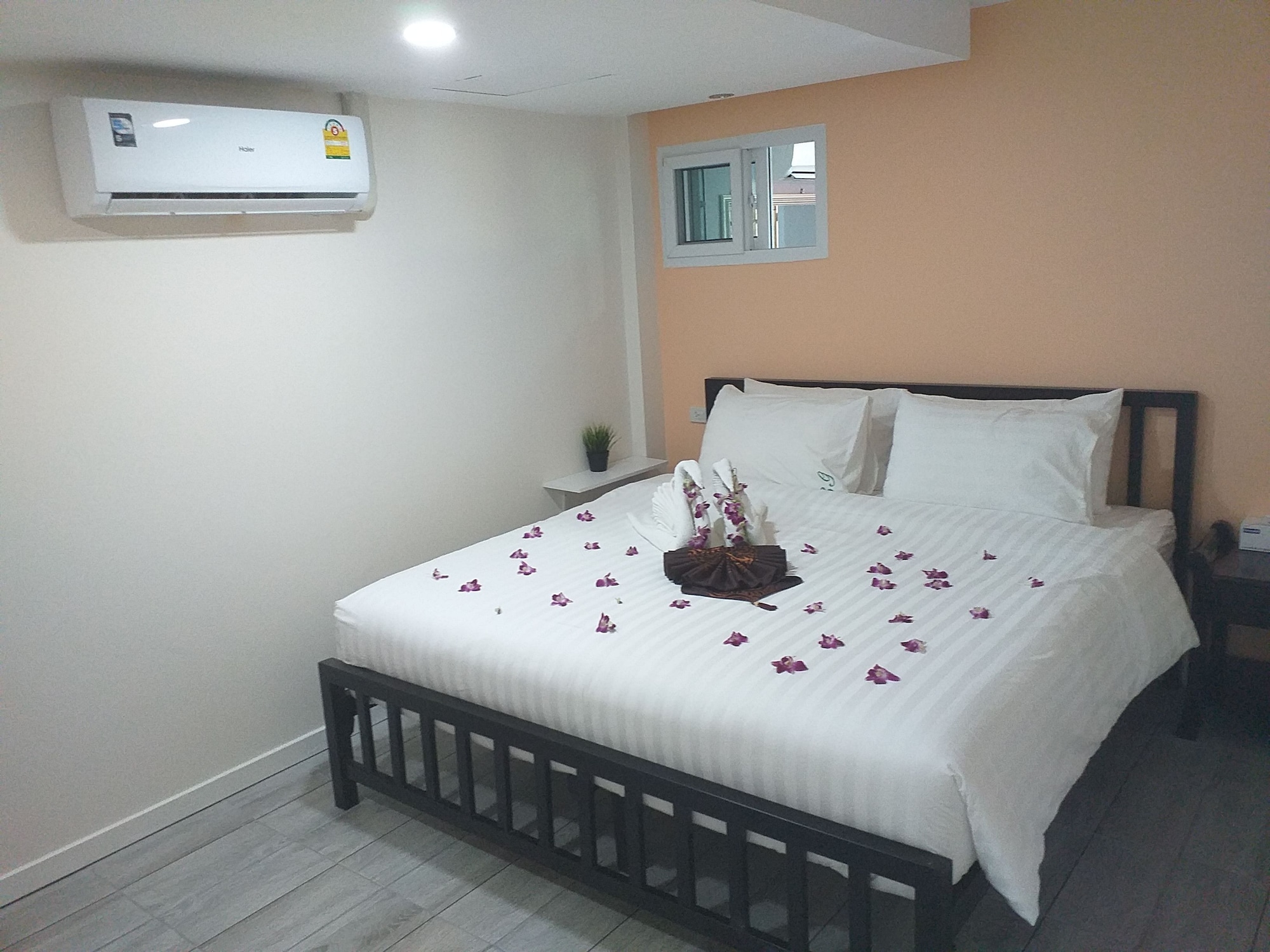 2 BEDROOMS, APARTMENT, BALCONY