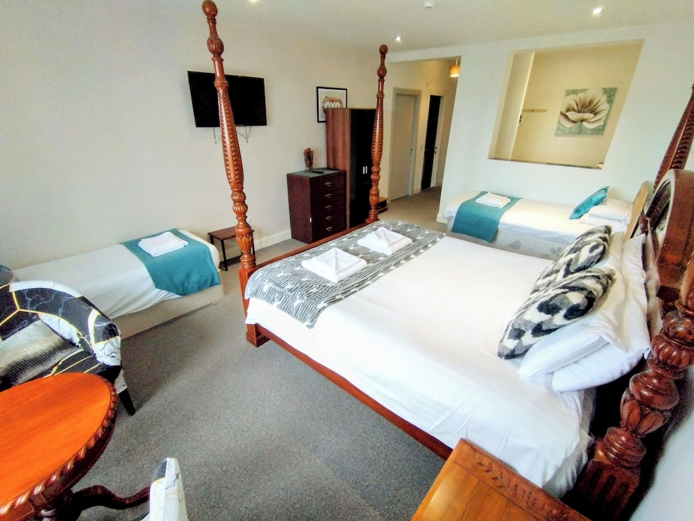Oyo Gin House Hotel 10/50