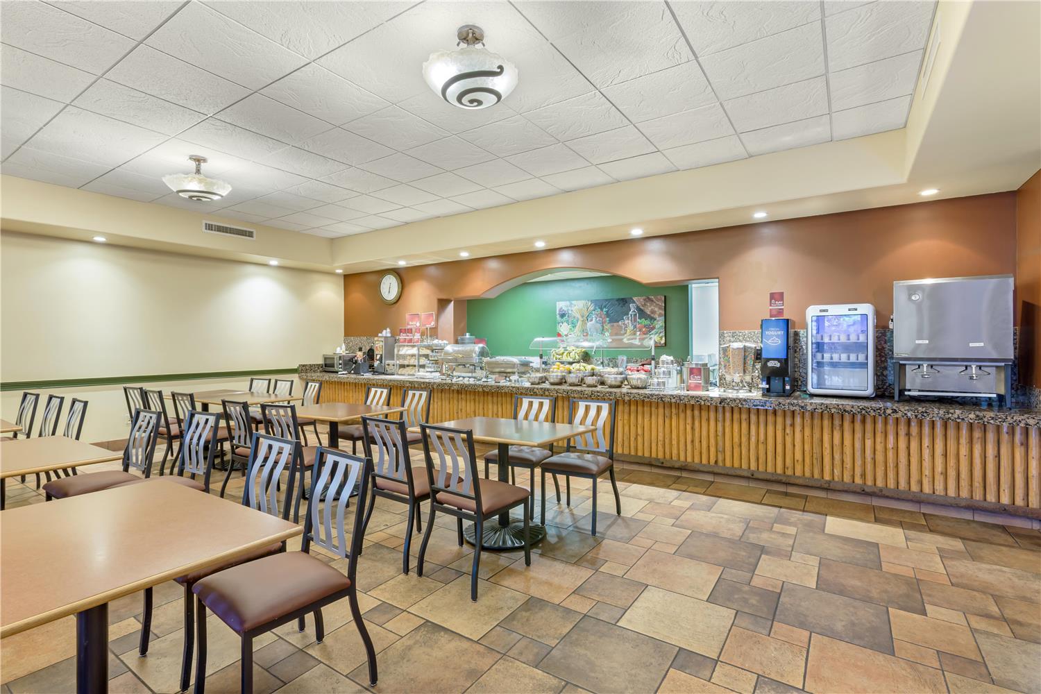Best Western Plus Arroyo Roble Hotel & Creekside Villas 33/47