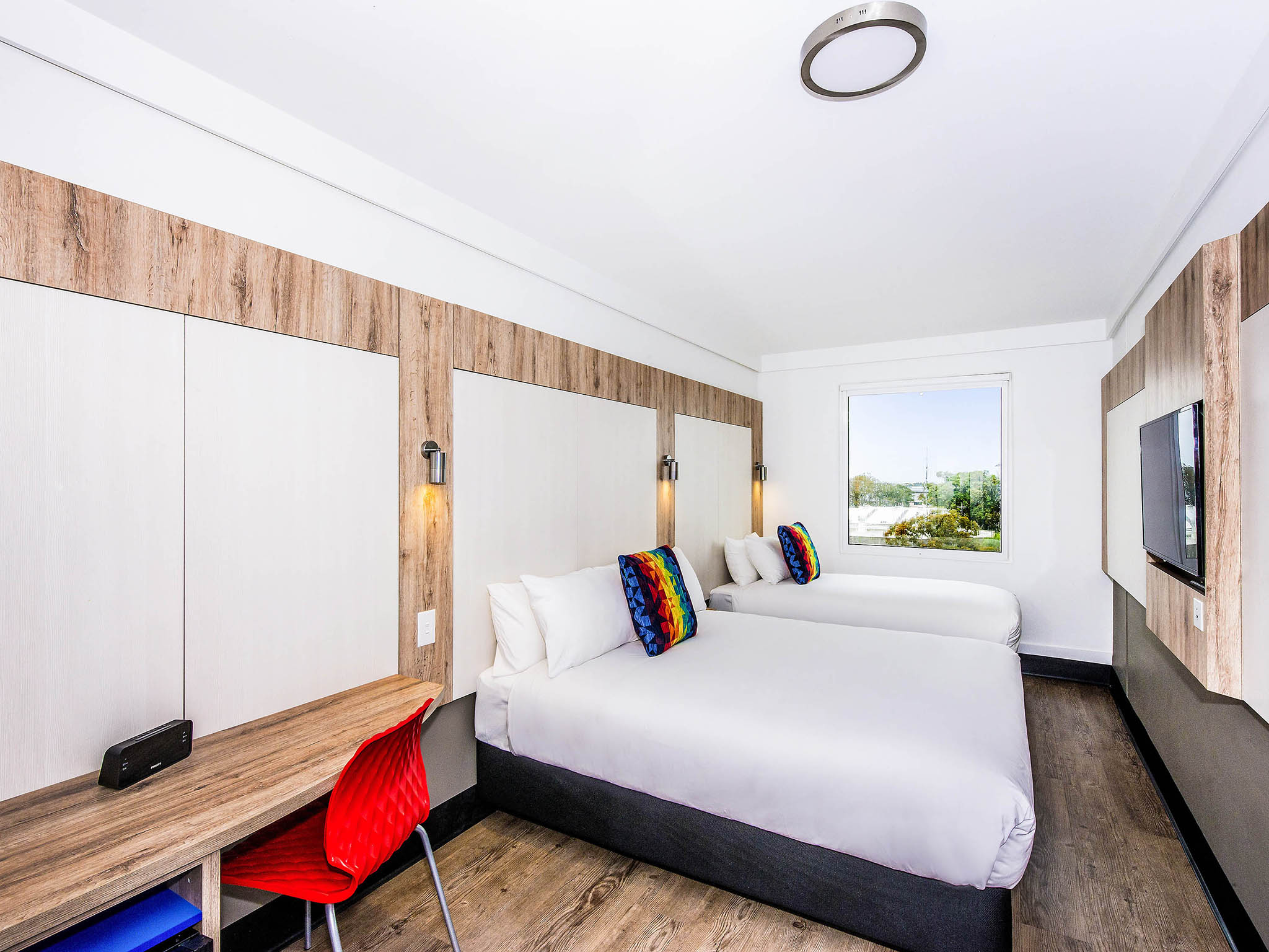 CLASSIC, TRIPLE, 1 QUEEN AND 1 SINGLE BED