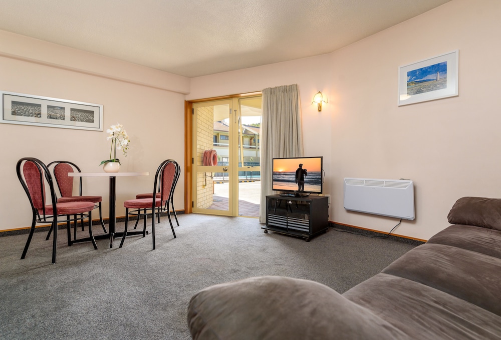 Apex Motor Lodge 40/58