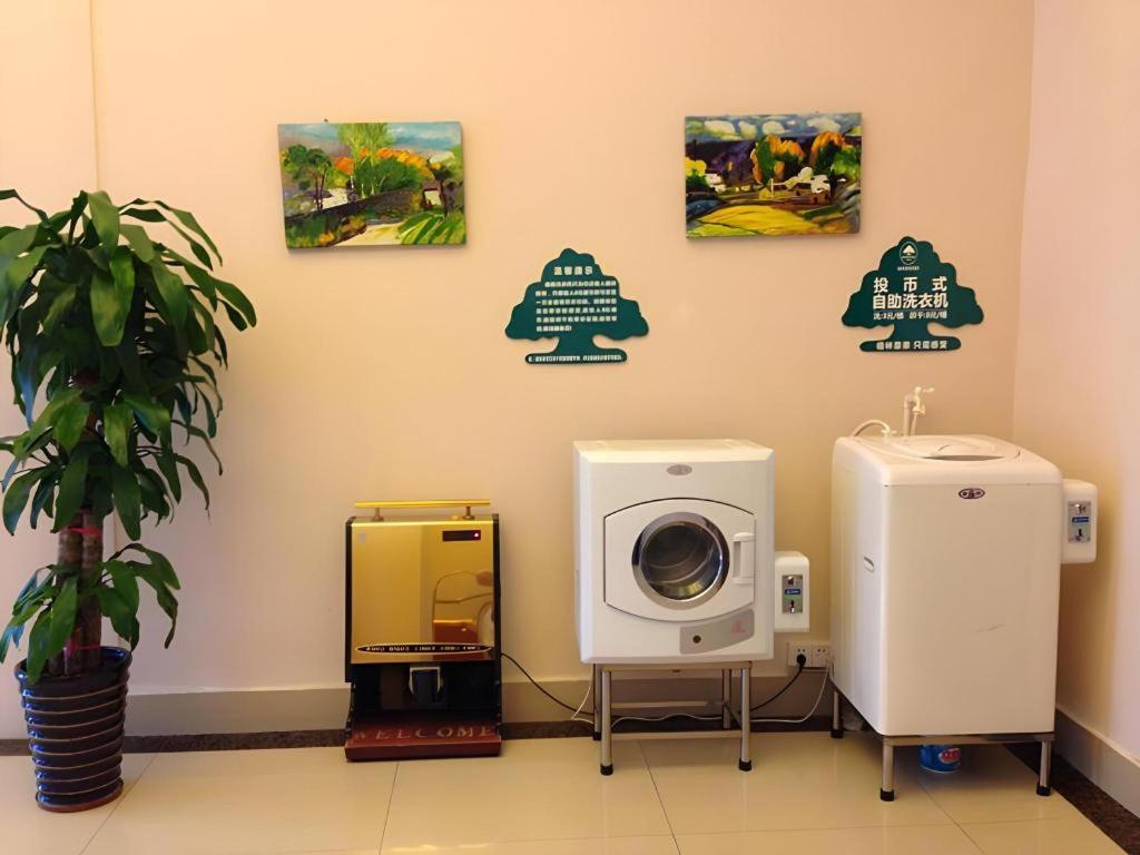 Greentree Inn Zhongshan Nanlang Town Light Rail Station Hotel 36/44