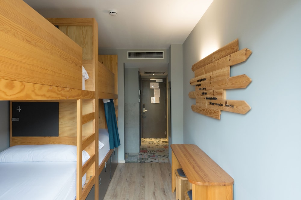 Yeah Barcelona Hostel 10/34