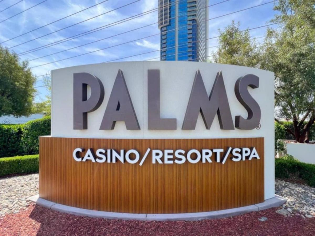 The Celine Riviera Suite at Palms Place 2/42