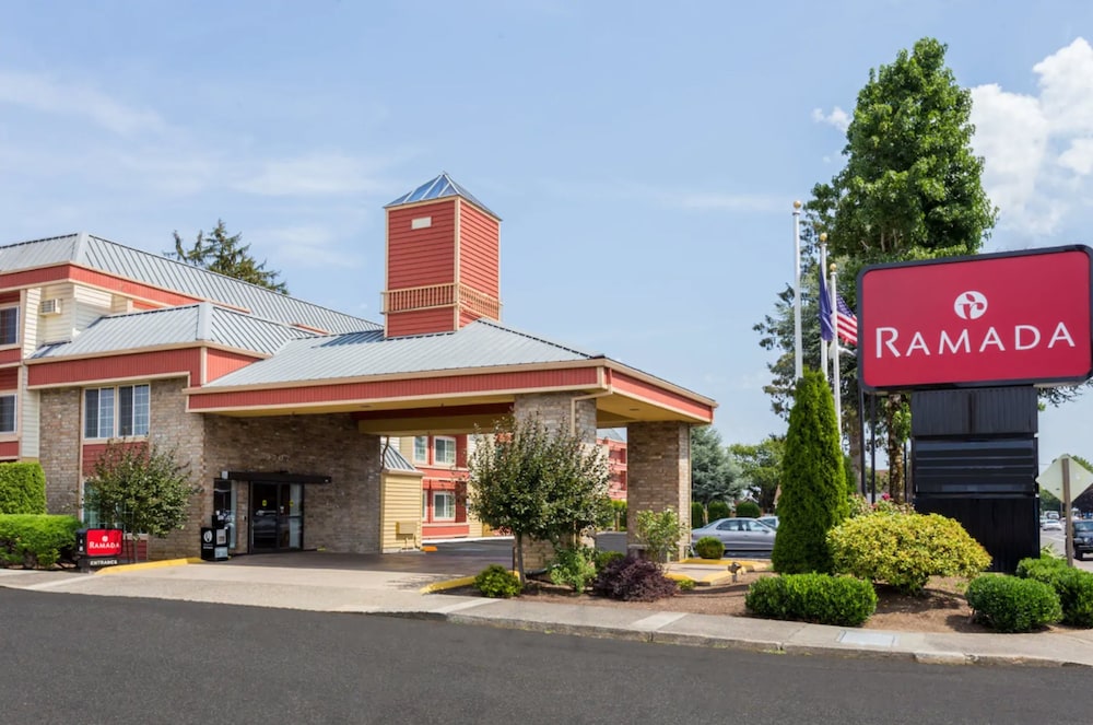 Ramada By Wyndham Portland 1/35