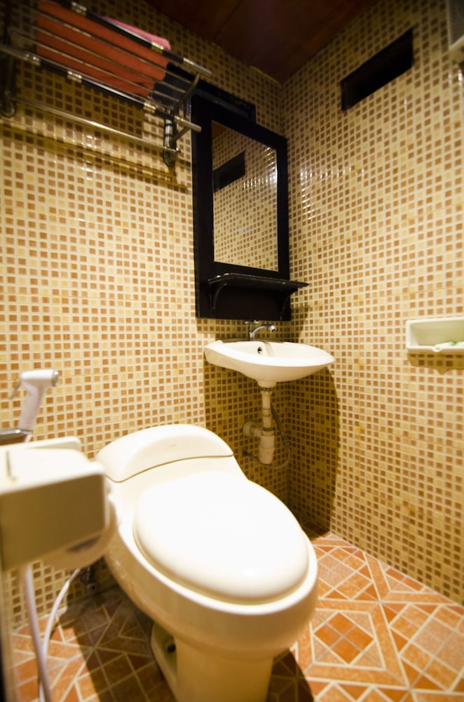 Fora Guest House Taman Lingkar 33/33