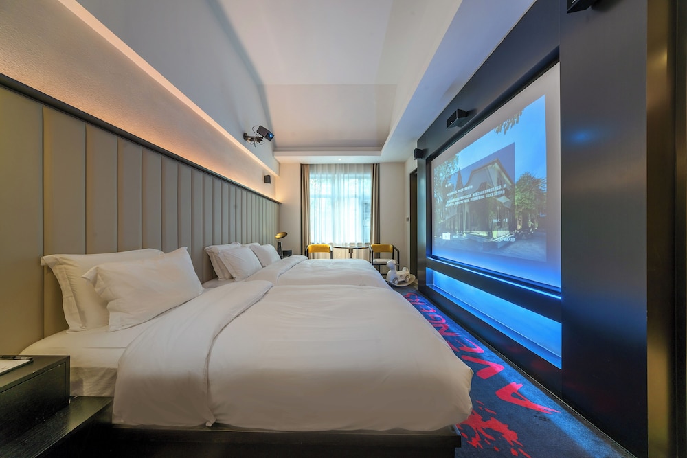 Movietel Hangzhou 7/50