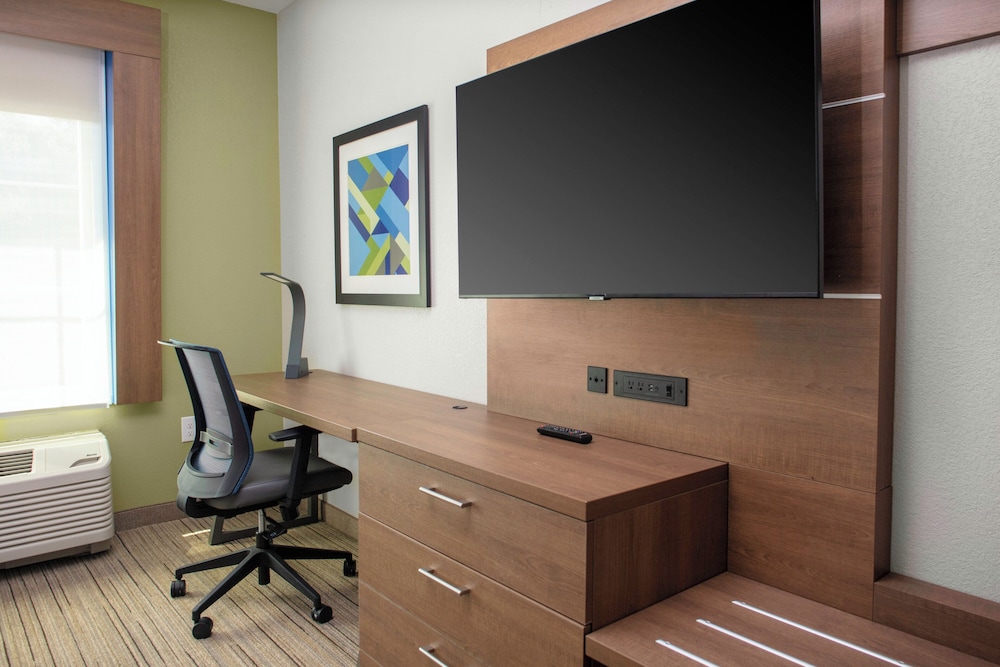 Holiday Inn Express Wells-Ogunquit-Kennebunk 34/39